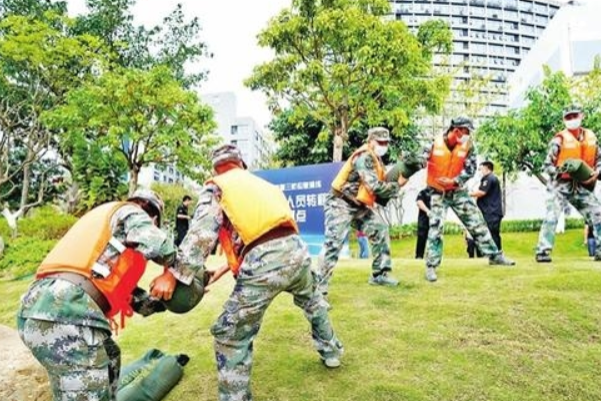 東田國產(chǎn)塔洋鎮(zhèn)三防平板電腦助力應(yīng)急救援.png